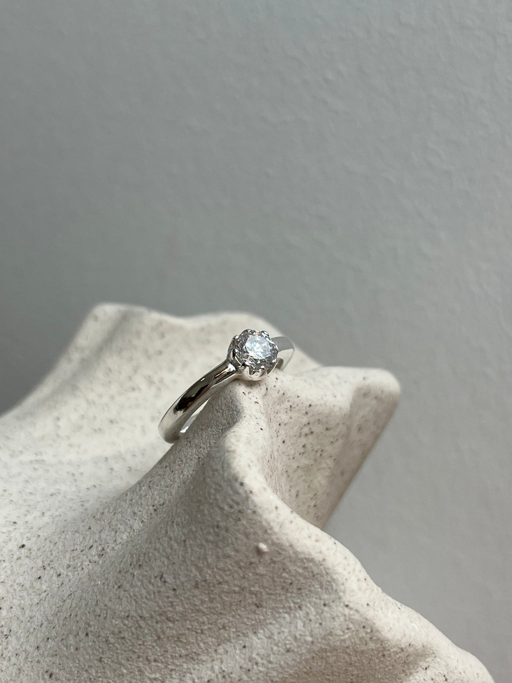 Anillo solitario de plata